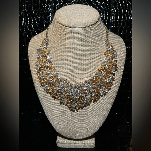 Vintage Floral Gold and Diamond Statement Necklace - Picture 5 of 9